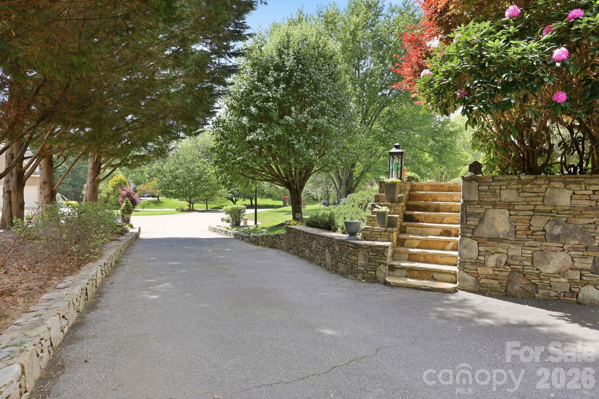 306 Woodview Court Fletcher NC 28732