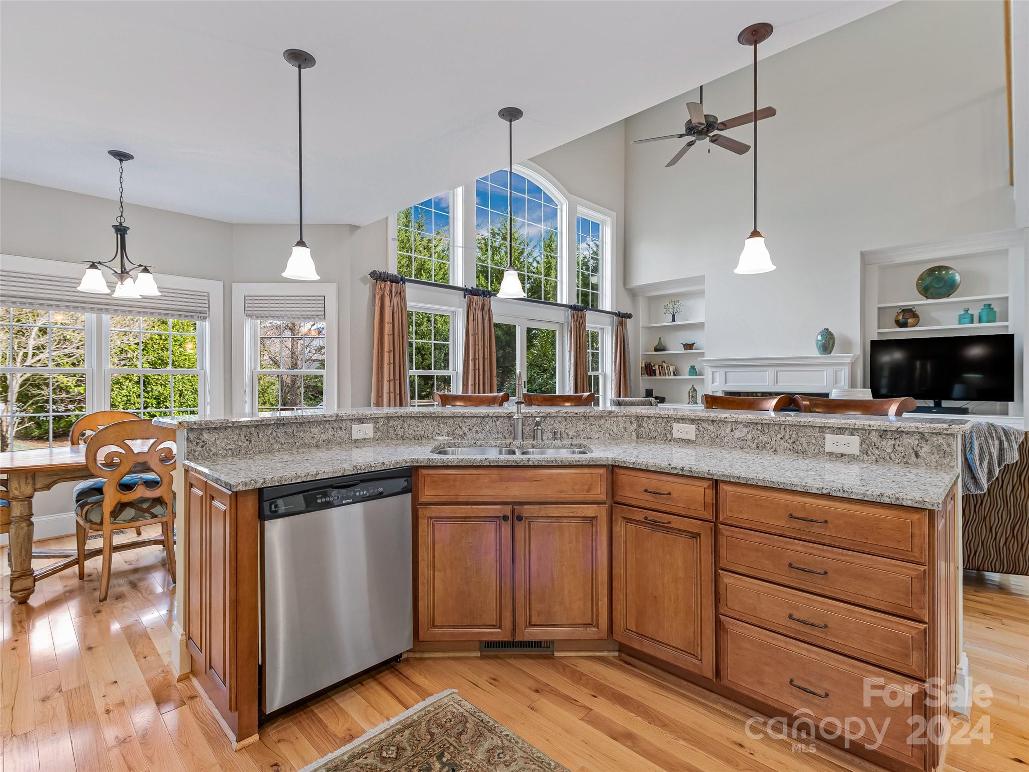 98 Hillcrest Drive Weaverville NC 28787
