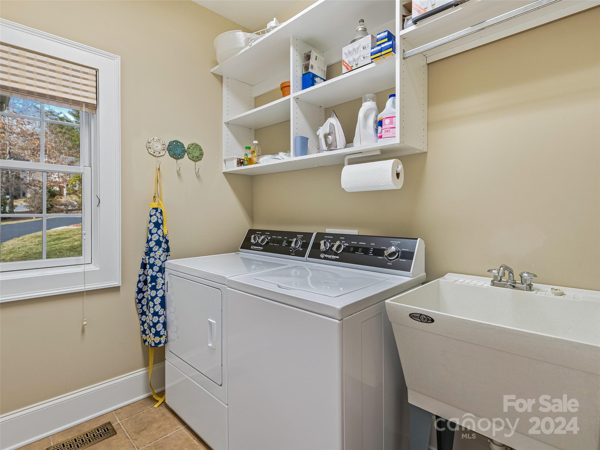 98 Hillcrest Drive Weaverville NC 28787