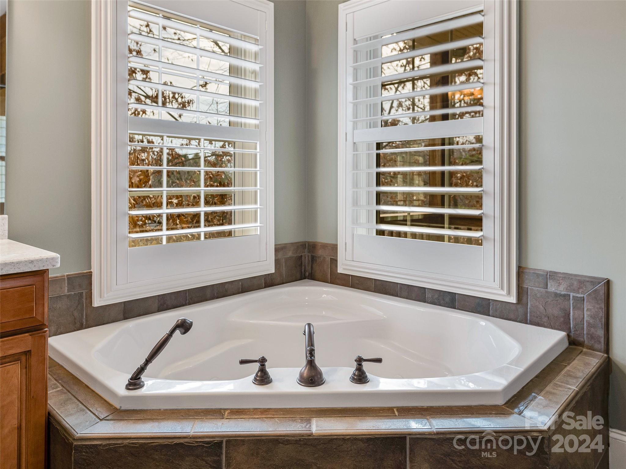 98 Hillcrest Drive Weaverville NC 28787