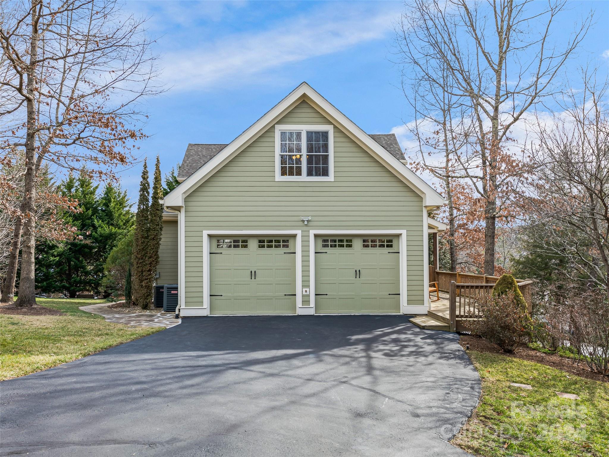 98 Hillcrest Drive Weaverville NC 28787