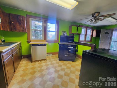 1025 Chandler Cove Road Marshall NC 28753