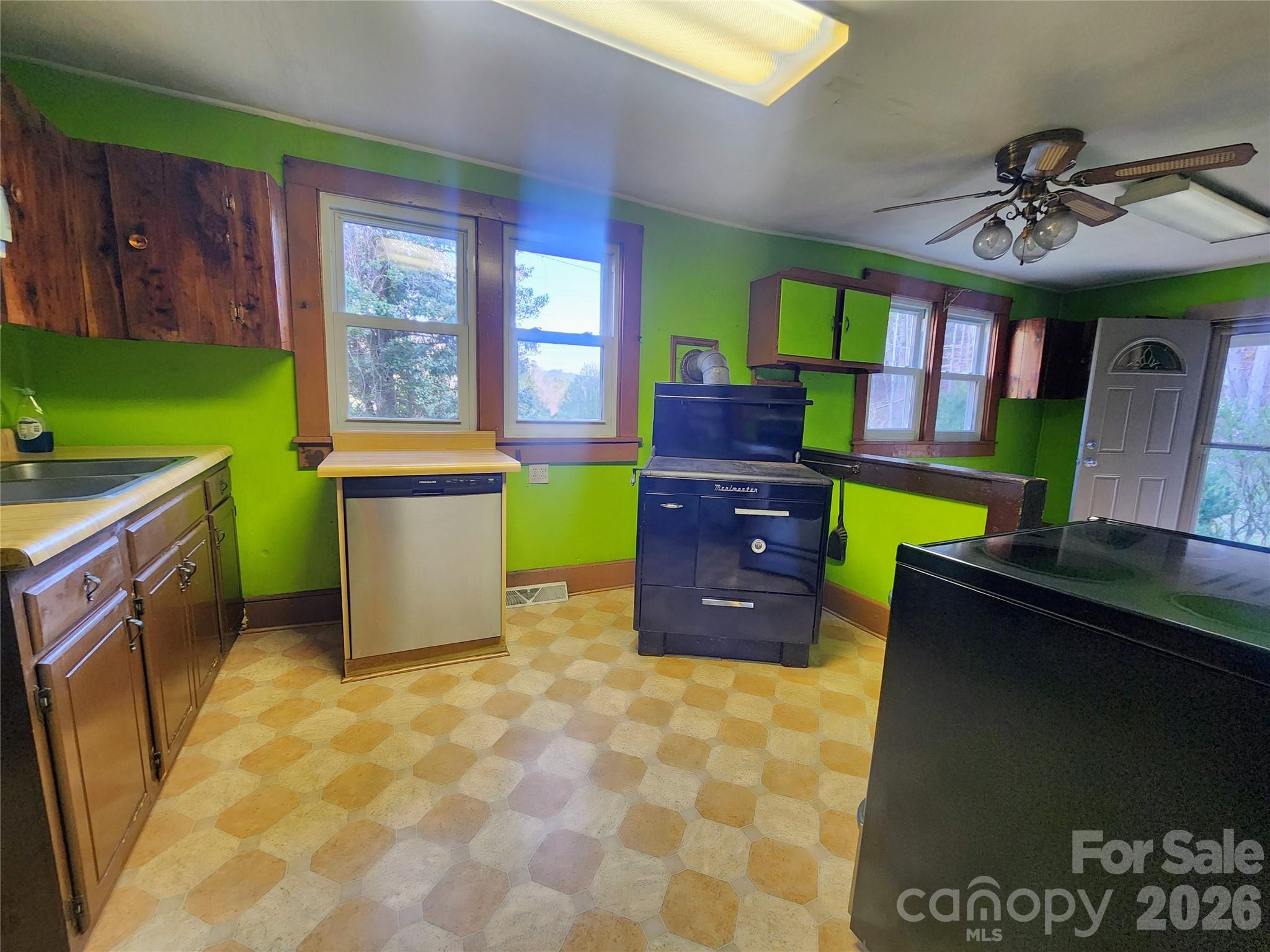 1025 Chandler Cove Road Marshall NC 28753