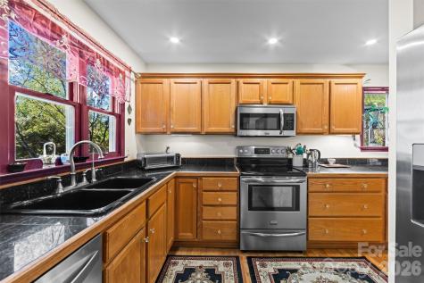 9 Meadow Wood Trail Fletcher NC 28732