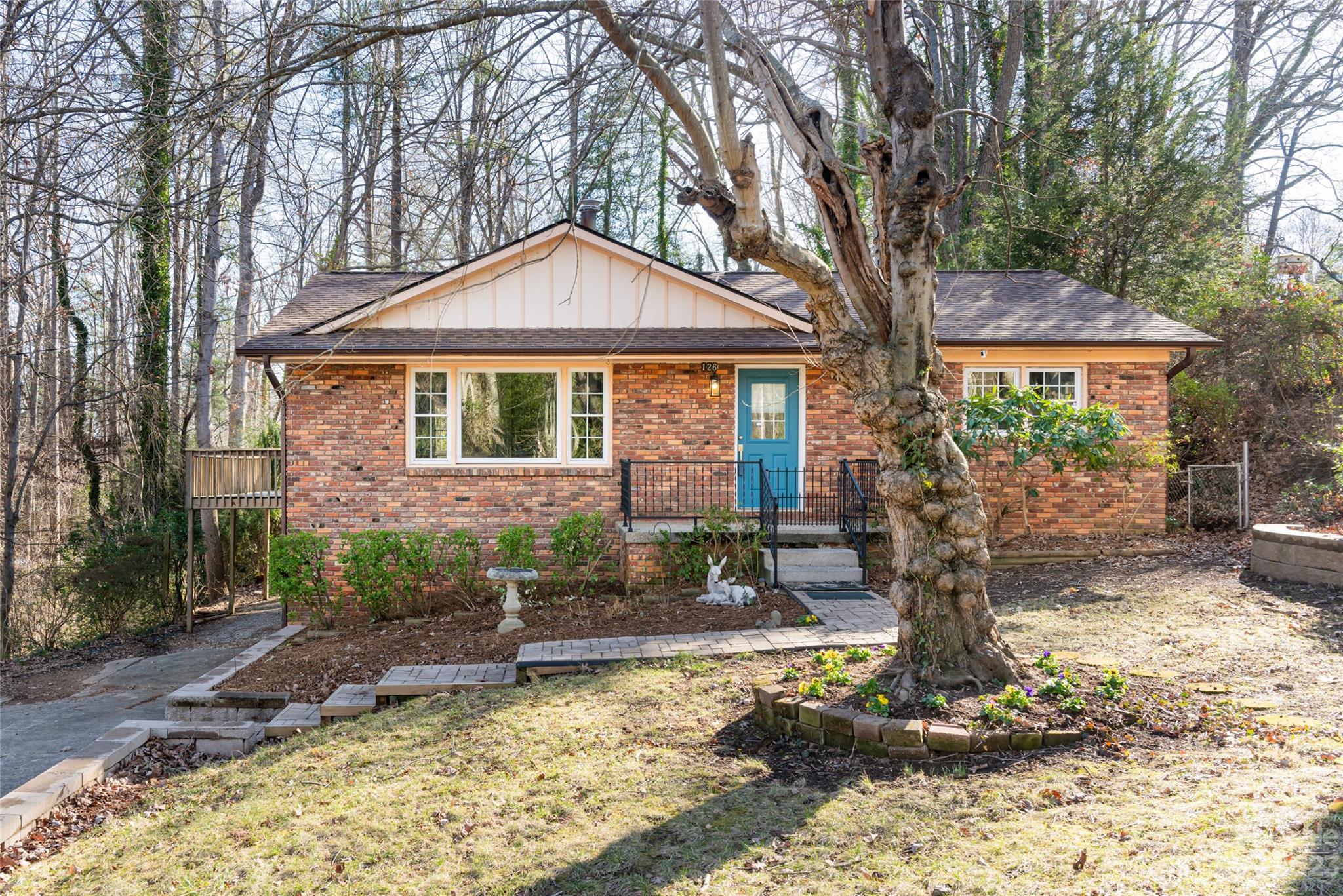 126 Appalachian Way Asheville NC 28806