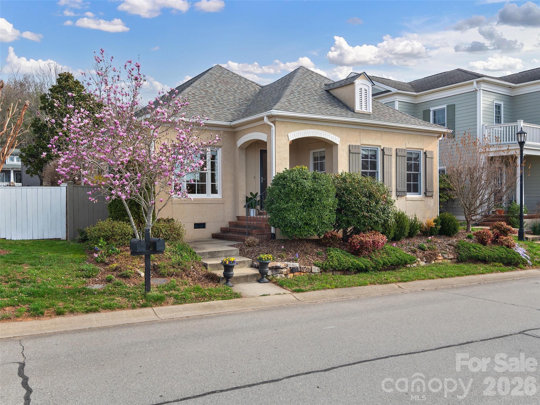 224 Leucothoe Lane Asheville NC 28803