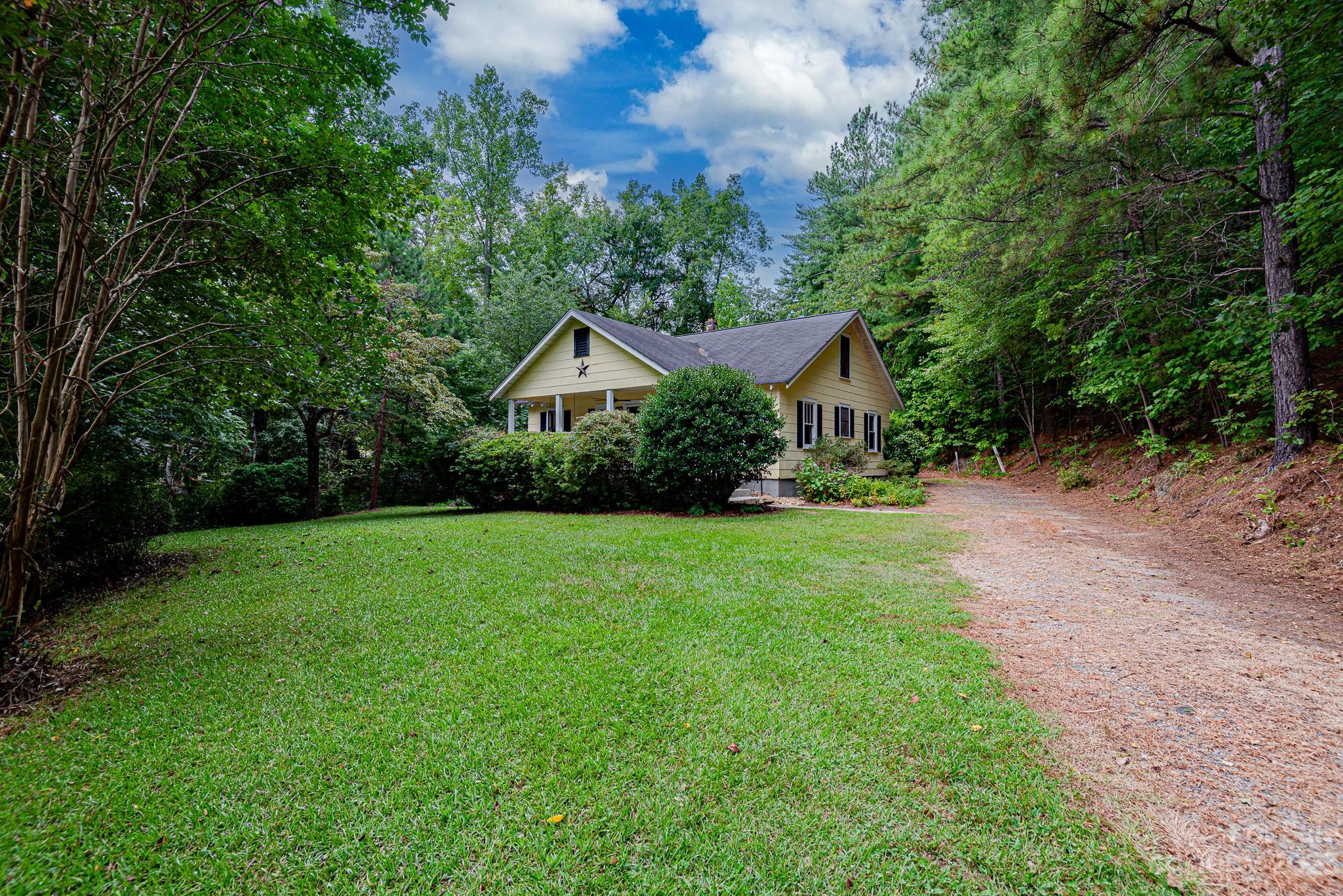 10851 Holbert Cove Road Saluda NC 28773