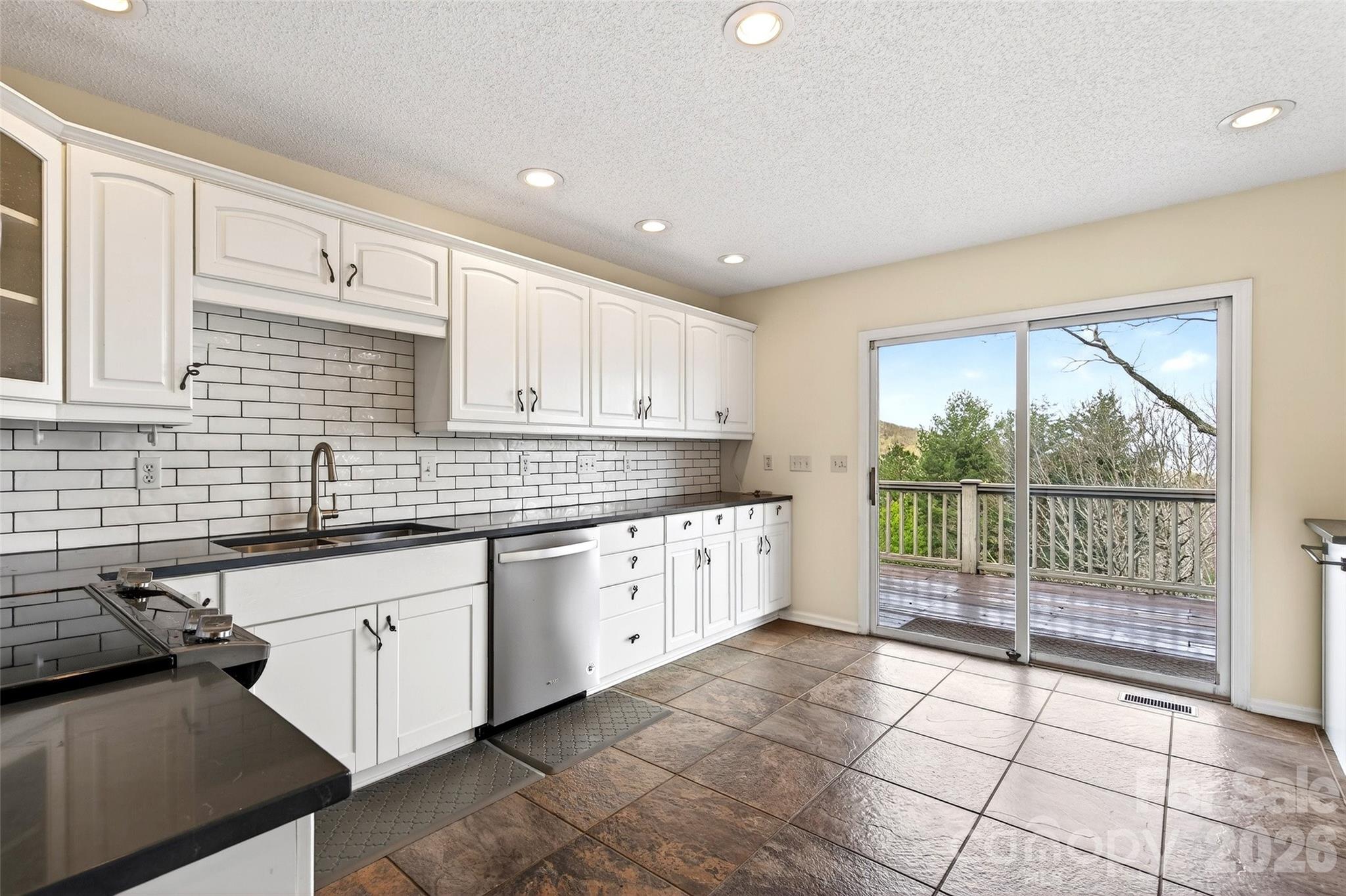 3 Tree Top Place Black Mountain NC 28711