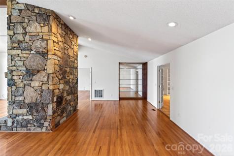 3 Tree Top Place Black Mountain NC 28711