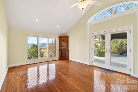 3 Tree Top Place Black Mountain NC 28711