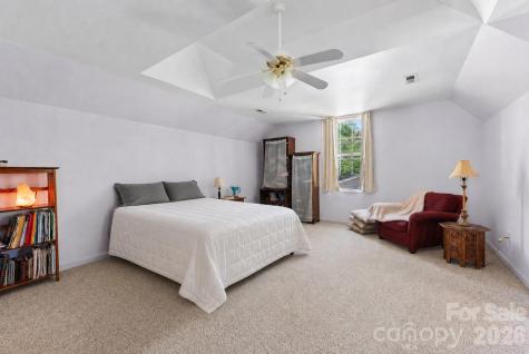 64 Wyoming Road Asheville NC 28803