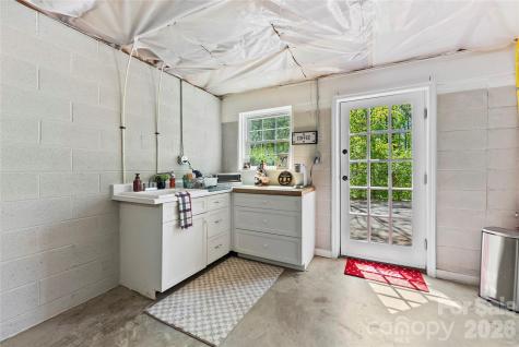 64 Wyoming Road Asheville NC 28803