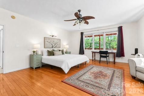 64 Wyoming Road Asheville NC 28803