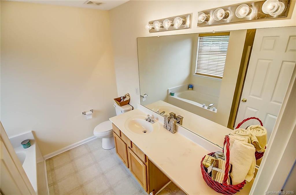 5214 Aria Court Charlotte NC 28215