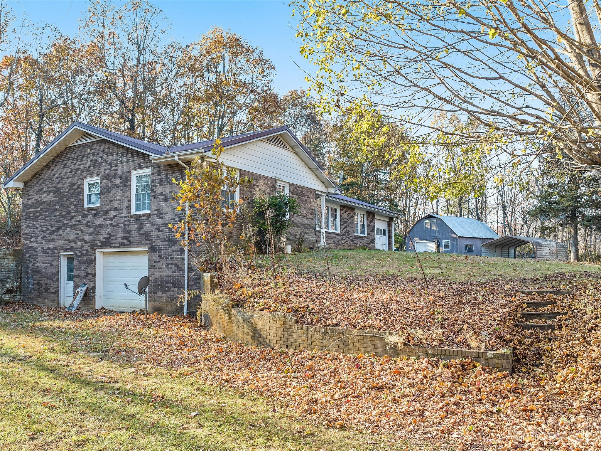 824 Mountain Valley Cemetery Road Zirconia NC 28790