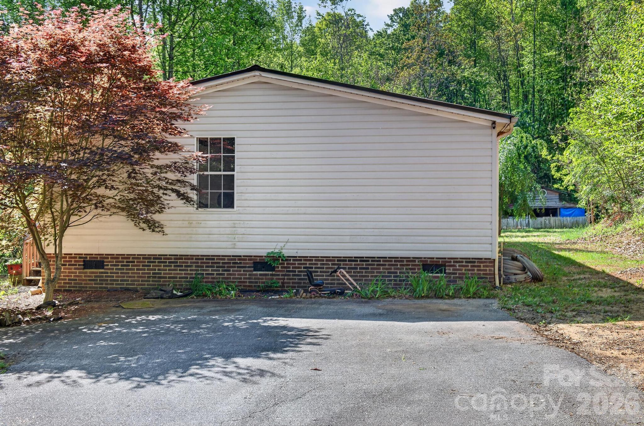 2324 Alfred Hartley Road Lenoir NC 28645
