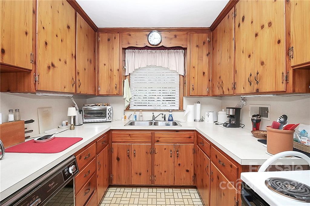 4114 Murrayhill Road Charlotte NC 28209