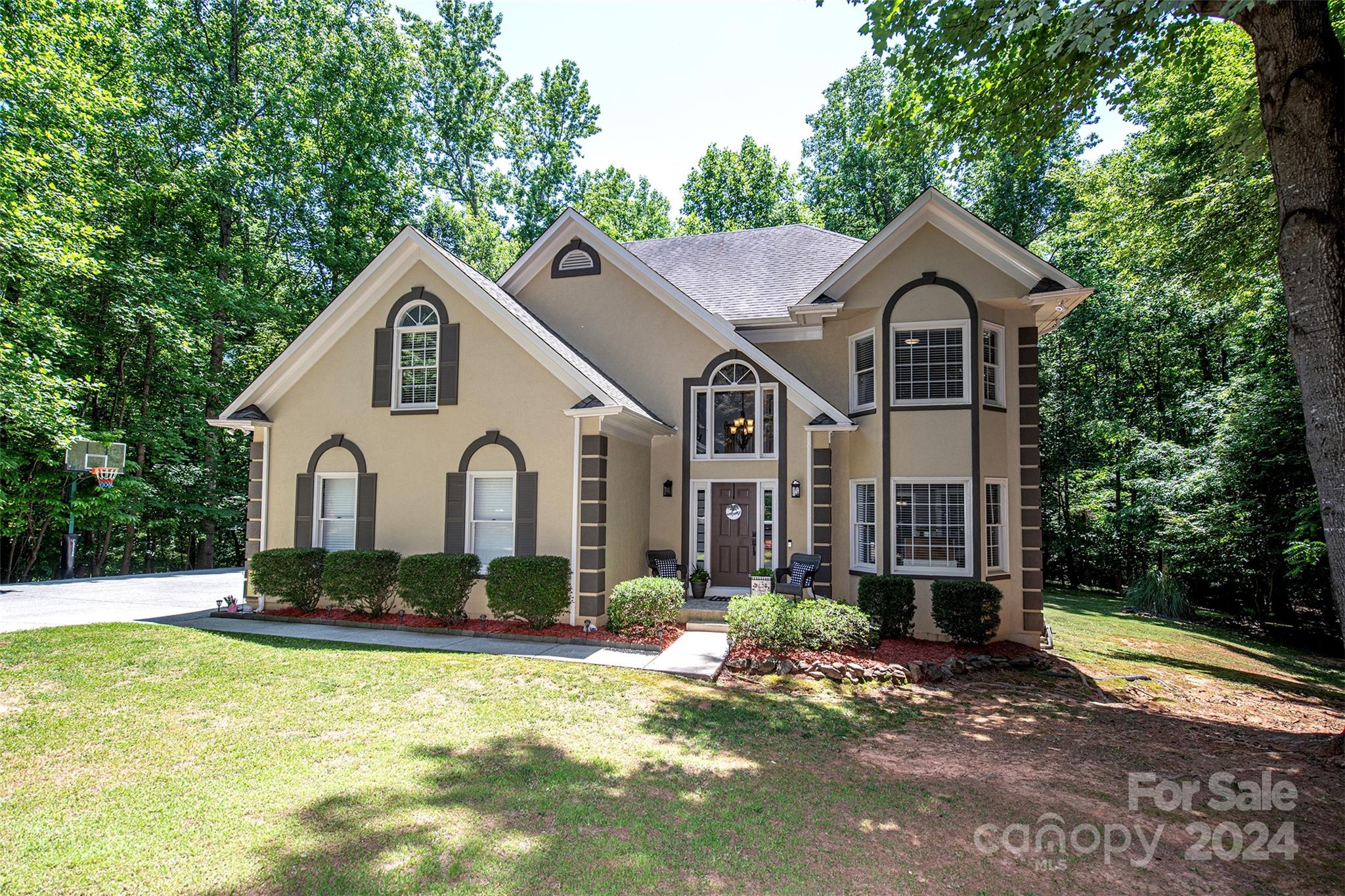 4048 Whisperwood Court Matthews NC 28104