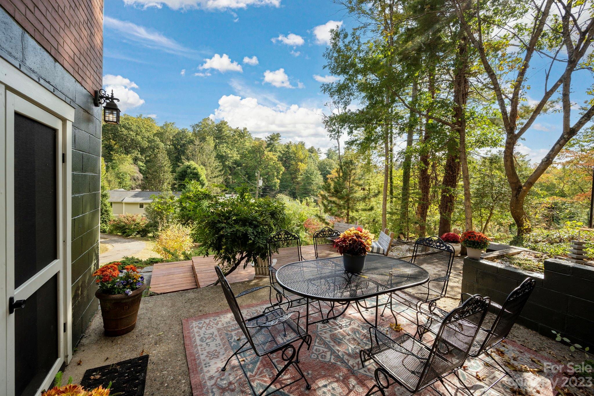 65 Griffing Boulevard Asheville NC 28804