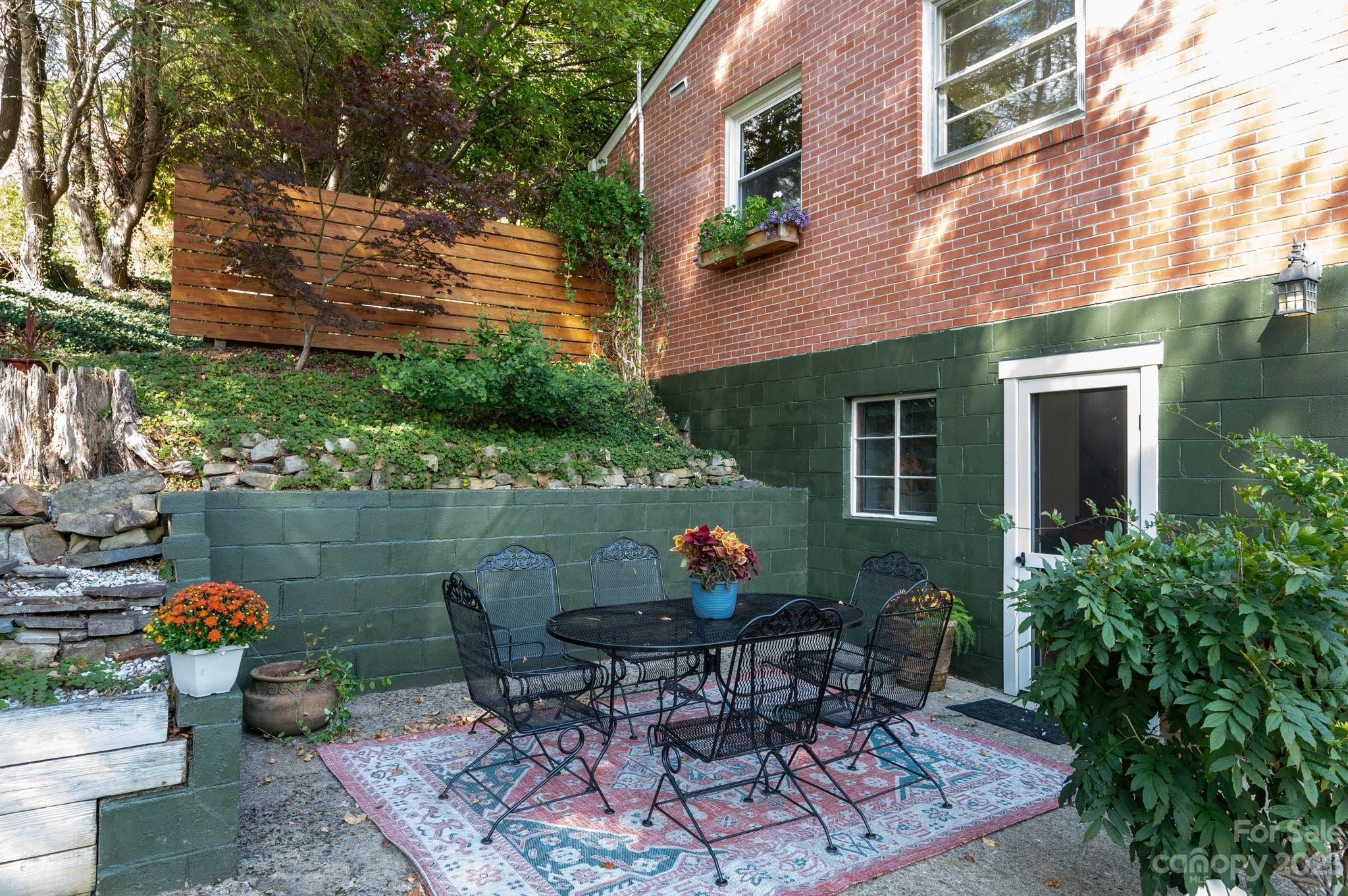65 Griffing Boulevard Asheville NC 28804