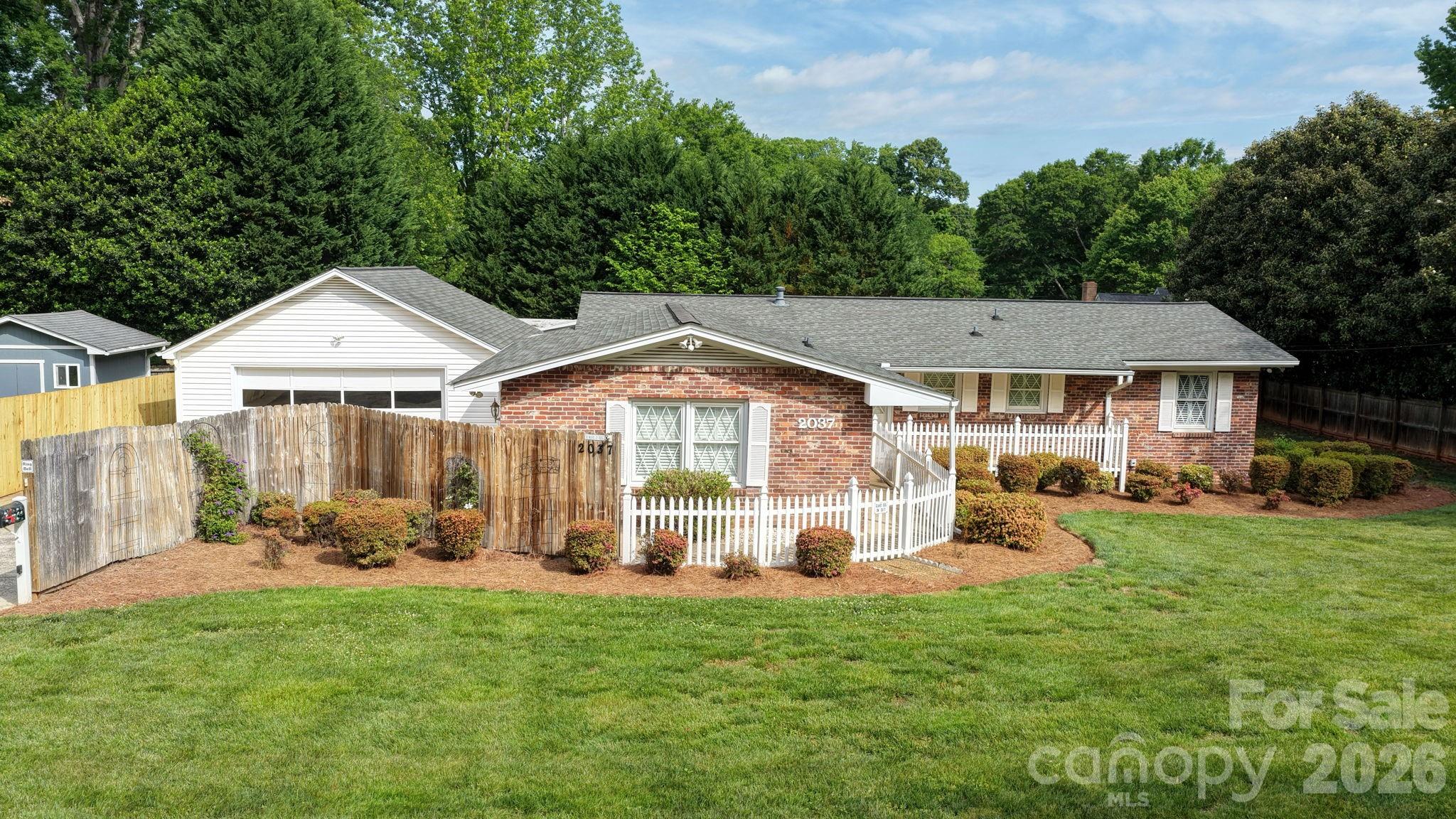 2037 Helen Drive Gastonia NC 28054