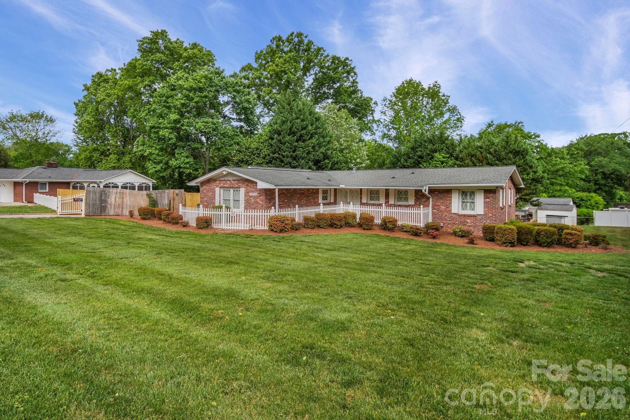 2037 Helen Drive Gastonia NC 28054