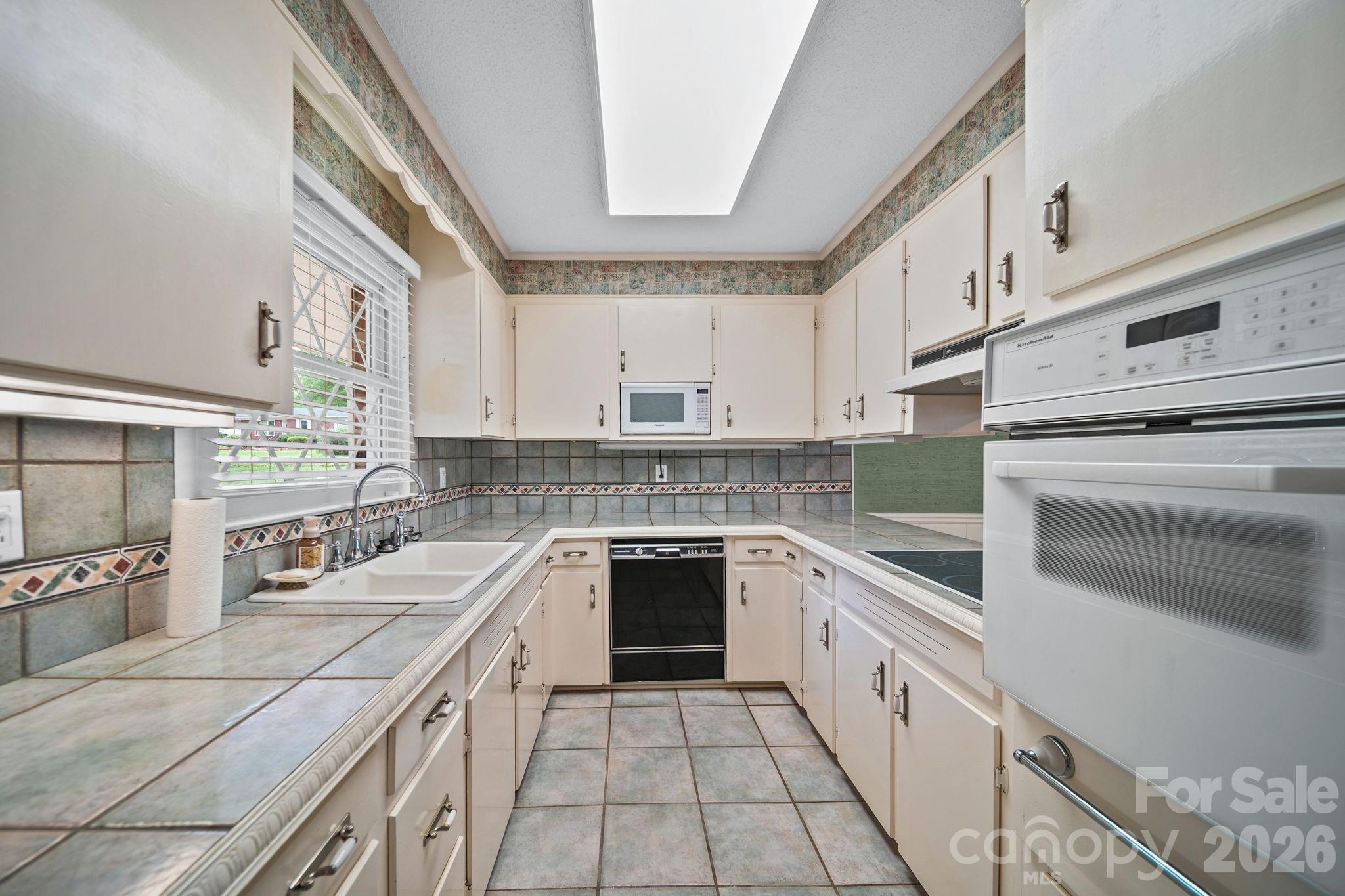 2037 Helen Drive Gastonia NC 28054