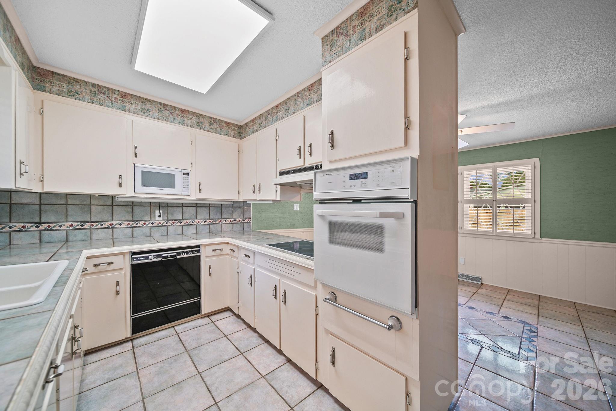 2037 Helen Drive Gastonia NC 28054