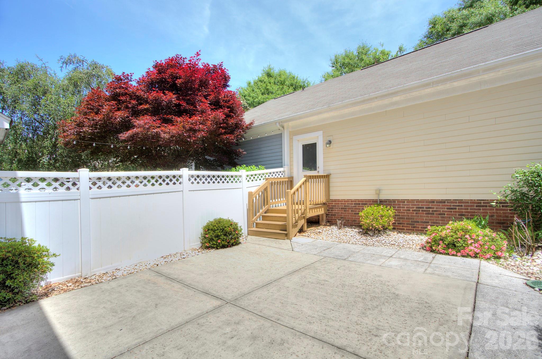 1023 White Point Drive Huntersville NC 28078