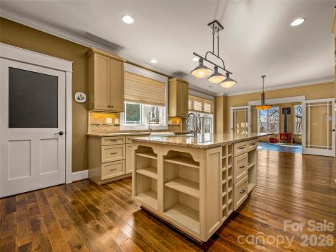439 Monarch Road Hendersonville NC 28739