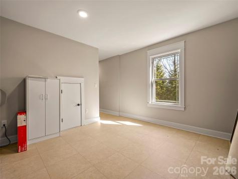 439 Monarch Road Hendersonville NC 28739