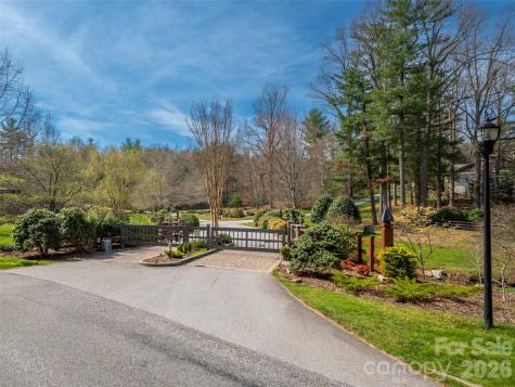 439 Monarch Road Hendersonville NC 28739