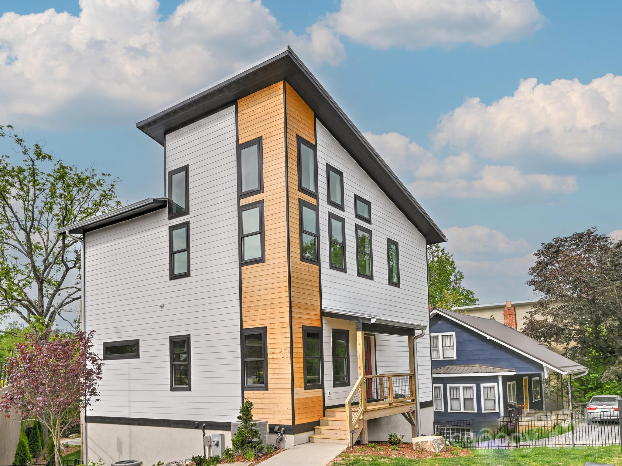 18 Sand Hill Road Asheville NC 28806