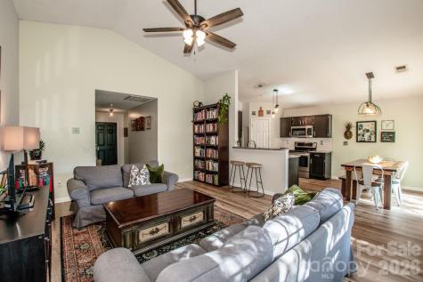 122 Creston Court Mooresville NC 28115