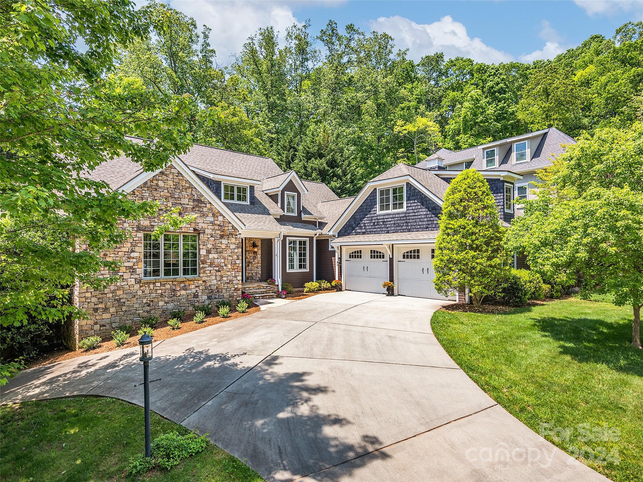 10 Bennington Court Asheville NC 28803