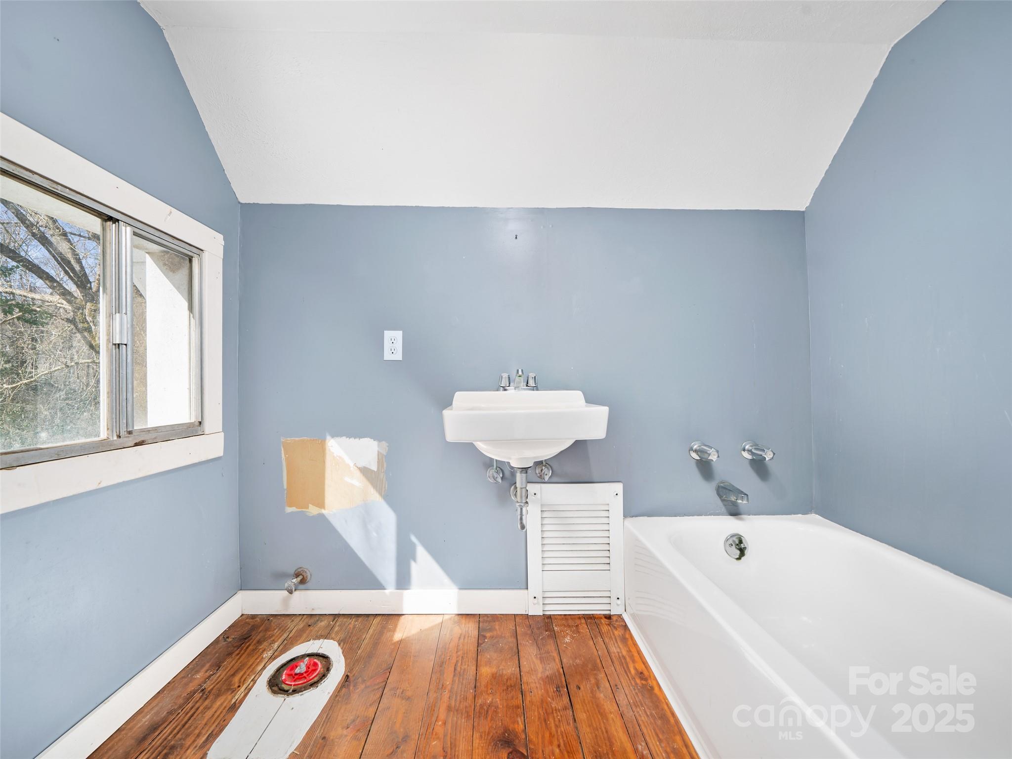 384 Flat Creek Road Fairview NC 28730