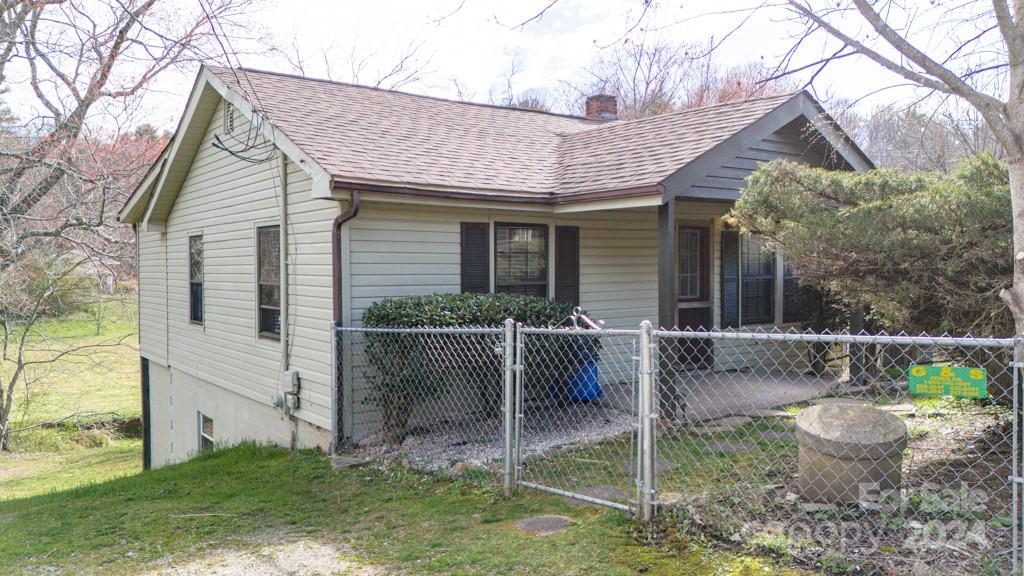 320 Starnes Cove Road Candler NC 28715
