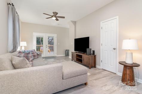 201 Hendrix Drive Kernersville NC 27284