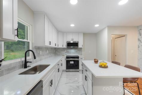 3900 Colebrook Road Charlotte NC 28215