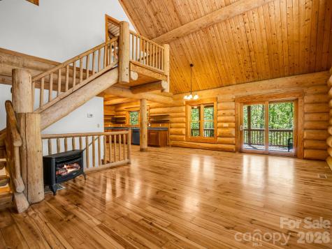 170 Old Mountain Pass Hendersonville NC 28792