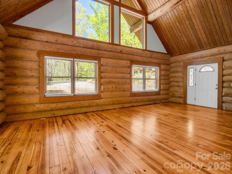 170 Old Mountain Pass Hendersonville NC 28792