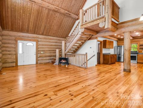 170 Old Mountain Pass Hendersonville NC 28792