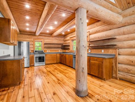 170 Old Mountain Pass Hendersonville NC 28792