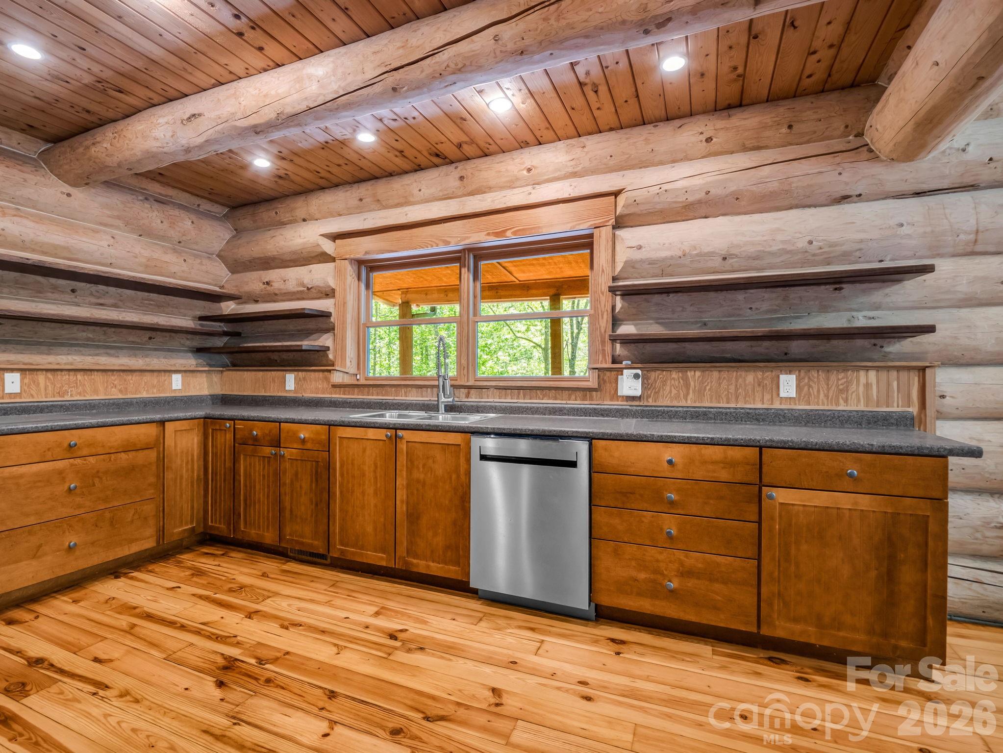 170 Old Mountain Pass Hendersonville NC 28792