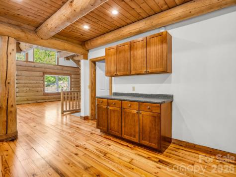 170 Old Mountain Pass Hendersonville NC 28792