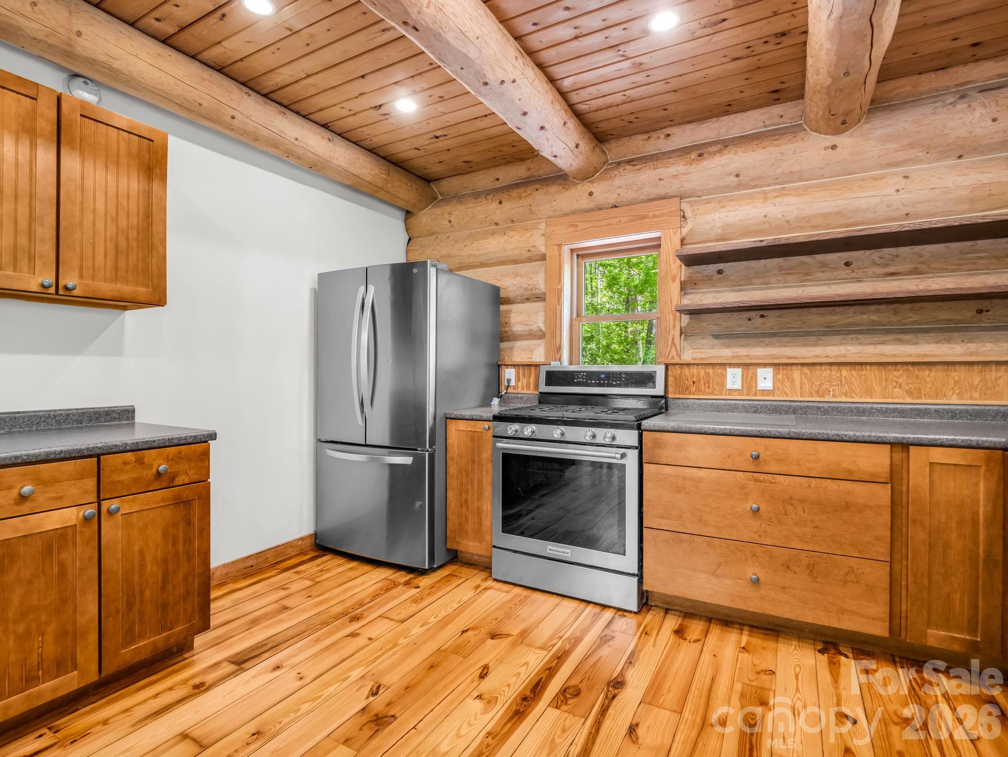 170 Old Mountain Pass Hendersonville NC 28792