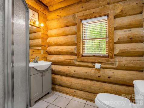 170 Old Mountain Pass Hendersonville NC 28792