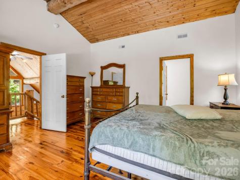 170 Old Mountain Pass Hendersonville NC 28792