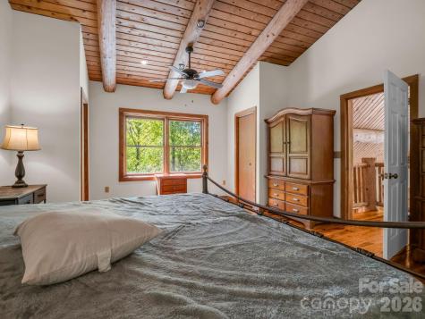 170 Old Mountain Pass Hendersonville NC 28792