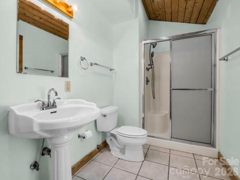 170 Old Mountain Pass Hendersonville NC 28792